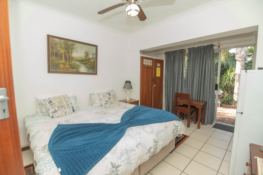 6 Bedroom Property for Sale in Bluewater Bay Eastern Cape